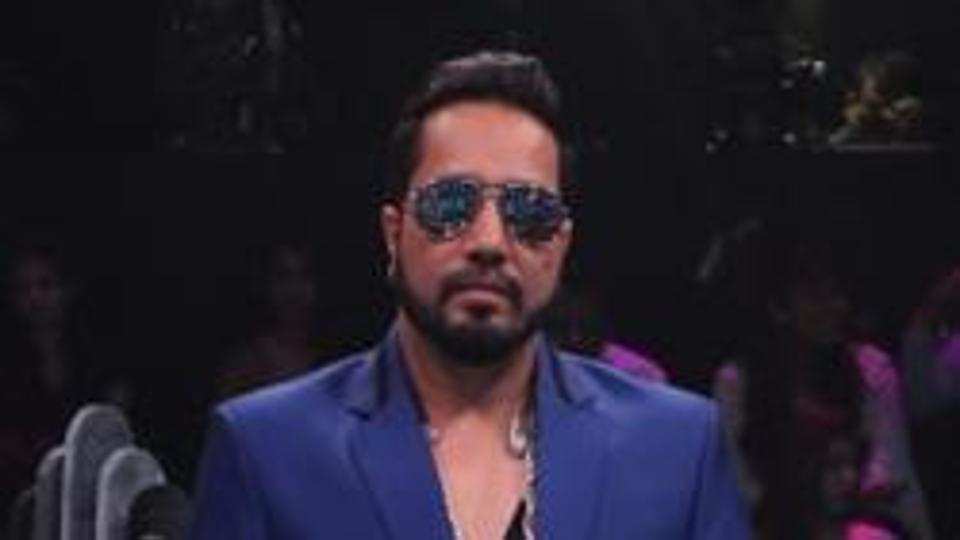 Singer Mika Singh detained in UAE over sexual harassment charges